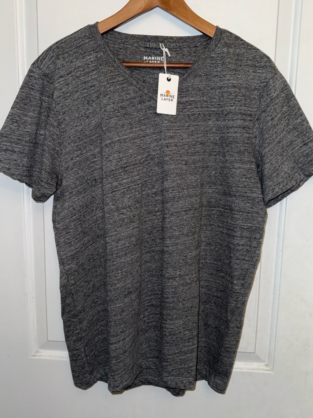Marine Layer NWT Signature V-Neck Tee in Mid Heather Grey - Picture 3 of 8